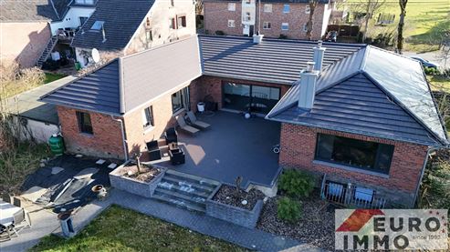Das perfekte Zuhause für jede Lebensphase: Exklusiver Bungalow. stilvoll renoviert. mit großzügigem Platzangebot in idyllischer Grenz- und Waldrandlage
