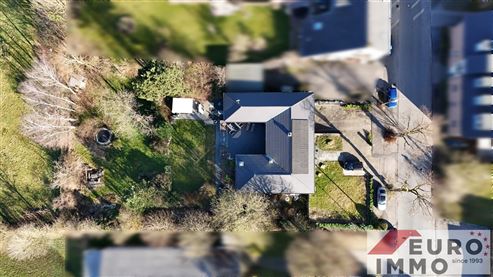 Das perfekte Zuhause für jede Lebensphase: Exklusiver Bungalow. stilvoll renoviert. mit großzügigem Platzangebot in idyllischer Grenz- und Waldrandlage