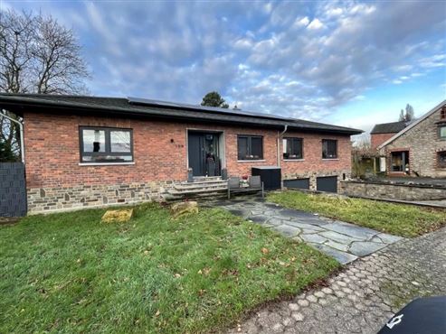 Das perfekte Zuhause für jede Lebensphase: Exklusiver Bungalow. stilvoll renoviert. mit großzügigem Platzangebot in idyllischer Grenz- und Waldrandlage