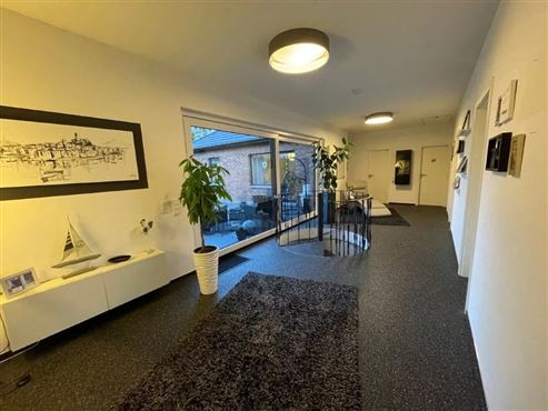 Das perfekte Zuhause für jede Lebensphase: Exklusiver Bungalow. stilvoll renoviert. mit großzügigem Platzangebot in idyllischer Grenz- und Waldrandlage