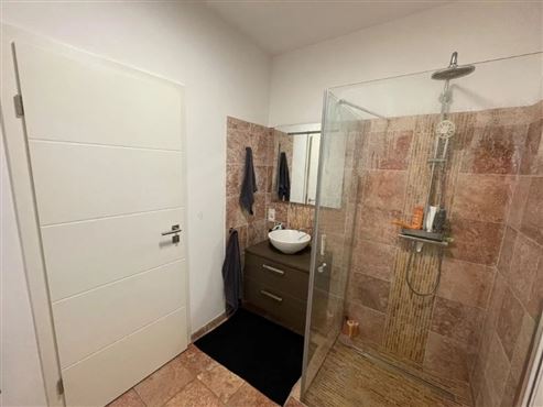 Das perfekte Zuhause für jede Lebensphase: Exklusiver Bungalow. stilvoll renoviert. mit großzügigem Platzangebot in idyllischer Grenz- und Waldrandlage
