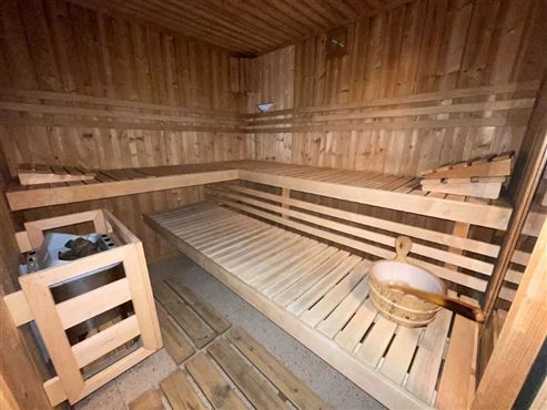 Das perfekte Zuhause für jede Lebensphase: Exklusiver Bungalow. stilvoll renoviert. mit großzügigem Platzangebot in idyllischer Grenz- und Waldrandlage