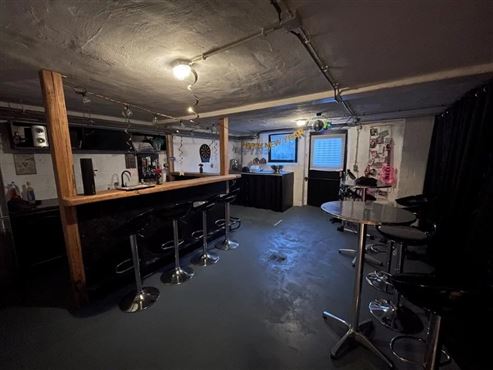 Das perfekte Zuhause für jede Lebensphase: Exklusiver Bungalow. stilvoll renoviert. mit großzügigem Platzangebot in idyllischer Grenz- und Waldrandlage