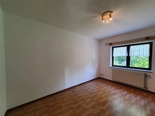 Schöne EG-Wohnung mit Garage, Keller und Gartenmitbenutzung- zentral in Hergenrath gelegen