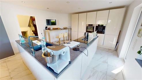 Zeitlos-moderne Villa mit exklusiver Ausstattung, Pool und vielseitigen Nutzungsmöglichkeiten – Traumlage im Dreiländereck D/B/NL