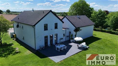 Grenzenloses Wohnvergnügen – Stilvolle Villa in traumhafter Waldrandlage und Grenznähe