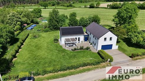 Grenzenloses Wohnvergnügen – Stilvolle Villa in traumhafter Waldrandlage und Grenznähe