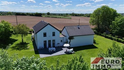Grenzenloses Wohnvergnügen – Stilvolle Villa in traumhafter Waldrandlage und Grenznähe