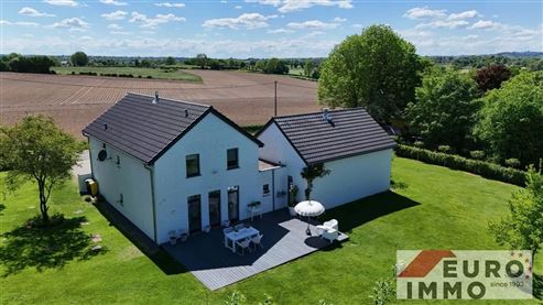 Grenzenloses Wohnvergnügen – Stilvolle Villa in traumhafter Waldrandlage und Grenznähe