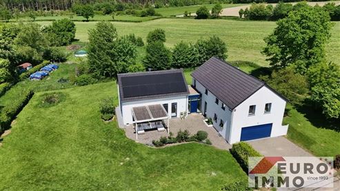 Grenzenloses Wohnvergnügen – Stilvolle Villa in traumhafter Waldrandlage und Grenznähe