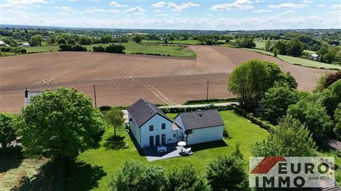 Grenzenloses Wohnvergnügen – Stilvolle Villa in traumhafter Waldrandlage und Grenznähe