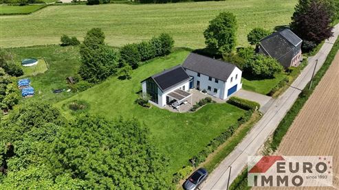 Grenzenloses Wohnvergnügen – Stilvolle Villa in traumhafter Waldrandlage und Grenznähe