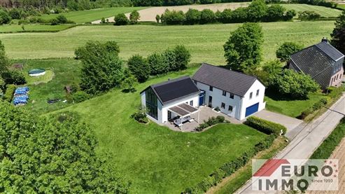 Grenzenloses Wohnvergnügen – Stilvolle Villa in traumhafter Waldrandlage und Grenznähe