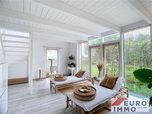 Grenzenloses Wohnvergnügen – Stilvolle Villa in traumhafter Waldrandlage und Grenznähe