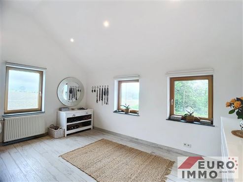 Grenzenloses Wohnvergnügen – Stilvolle Villa in traumhafter Waldrandlage und Grenznähe