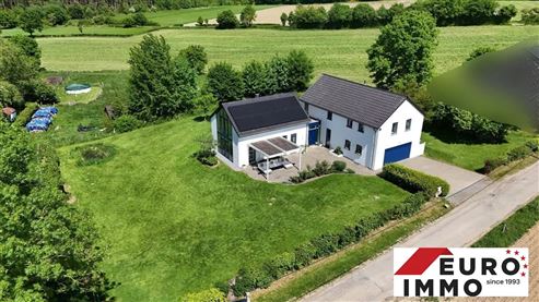 Grenzenloses Wohnvergnügen – Stilvolle Villa in traumhafter Waldrandlage und Grenznähe