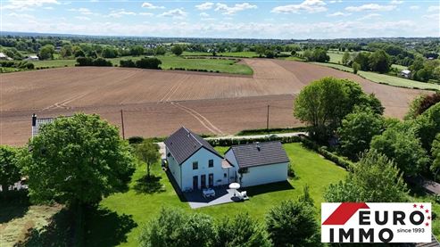 Grenzenloses Wohnvergnügen – Stilvolle Villa in traumhafter Waldrandlage und Grenznähe