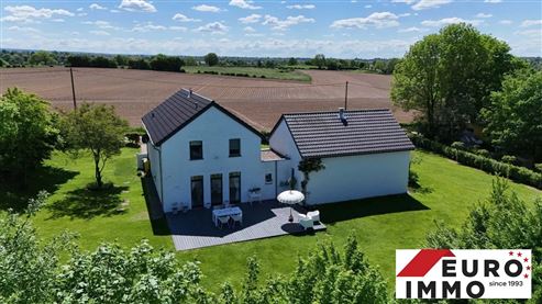 Grenzenloses Wohnvergnügen – Stilvolle Villa in traumhafter Waldrandlage und Grenznähe