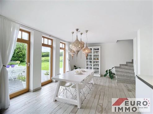 Grenzenloses Wohnvergnügen – Stilvolle Villa in traumhafter Waldrandlage und Grenznähe