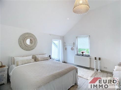 Grenzenloses Wohnvergnügen – Stilvolle Villa in traumhafter Waldrandlage und Grenznähe