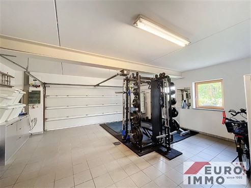 Grenzenloses Wohnvergnügen – Stilvolle Villa in traumhafter Waldrandlage und Grenznähe