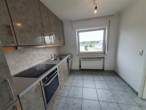 Helle und großzügige Etagenwohnung mit Garage  im Herzen von Eynatten.