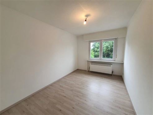 Helle und großzügige Etagenwohnung mit Garage  im Herzen von Eynatten.