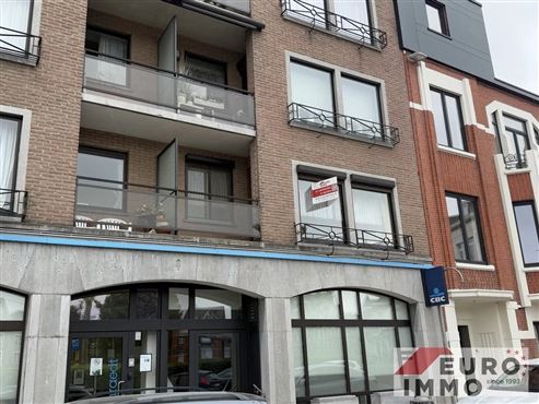 Zentrales Wohnen mit allem Komfort vor der Tür: Geräumige Wohnung mit zwei Balkonen, Tiefgaragenstellplatz und Keller