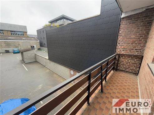 Zentrales Wohnen mit allem Komfort vor der Tür: Geräumige Wohnung mit zwei Balkonen, Tiefgaragenstellplatz und Keller