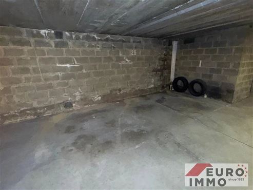 Zentrales Wohnen mit allem Komfort vor der Tür: Geräumige Wohnung mit zwei Balkonen, Tiefgaragenstellplatz und Keller