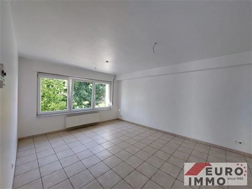 Frisch renovierte Erdgeschosswohnung mit Terrasse und Garage – Ruhige Lage nahe der Grenze und vieler Bequemlichkeiten.