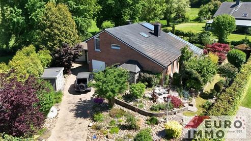 Ein elegantes Zuhause mit Seele und Charakter:  EFH-Juwel mit Pool, Wintergarten und Wohlfühlgarten in naturnaher Lage mit perfekter Anbindung