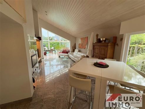 Ein elegantes Zuhause mit Seele und Charakter:  EFH-Juwel mit Pool, Wintergarten und Wohlfühlgarten in naturnaher Lage mit perfekter Anbindung