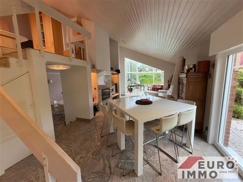 Ein elegantes Zuhause mit Seele und Charakter:  EFH-Juwel mit Pool, Wintergarten und Wohlfühlgarten in naturnaher Lage mit perfekter Anbindung