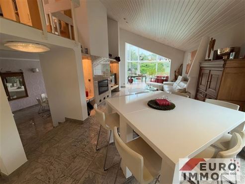 Ein elegantes Zuhause mit Seele und Charakter:  EFH-Juwel mit Pool, Wintergarten und Wohlfühlgarten in naturnaher Lage mit perfekter Anbindung