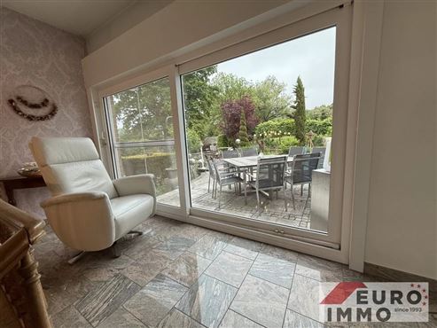 Ein elegantes Zuhause mit Seele und Charakter:  EFH-Juwel mit Pool, Wintergarten und Wohlfühlgarten in naturnaher Lage mit perfekter Anbindung