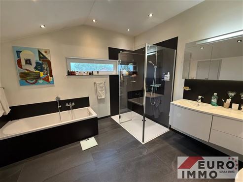 Ein elegantes Zuhause mit Seele und Charakter:  EFH-Juwel mit Pool, Wintergarten und Wohlfühlgarten in naturnaher Lage mit perfekter Anbindung
