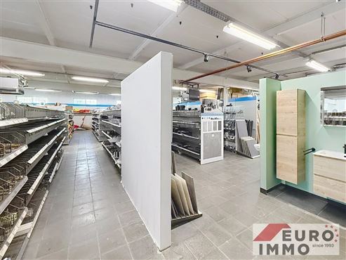 Ihr neuer Firmensitz in optimaler Lage in Eupen – flexible Halle & renovierte Büros, auch separat zu vermieten
