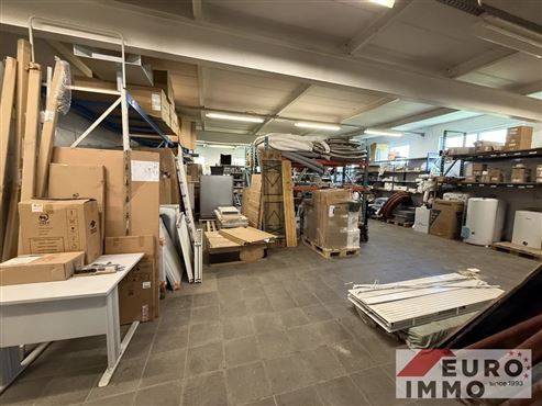 Ihr neuer Firmensitz in optimaler Lage in Eupen – flexible Halle & renovierte Büros, auch separat zu vermieten