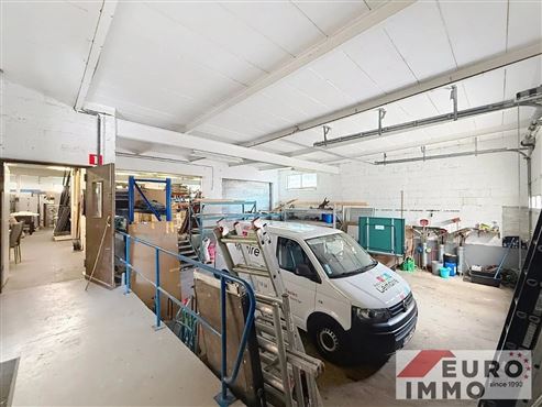 Ihr neuer Firmensitz in optimaler Lage in Eupen – flexible Halle & renovierte Büros, auch separat zu vermieten