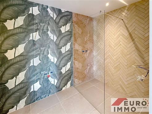 Ihr neuer Firmensitz in optimaler Lage in Eupen – flexible Halle & renovierte Büros, auch separat zu vermieten