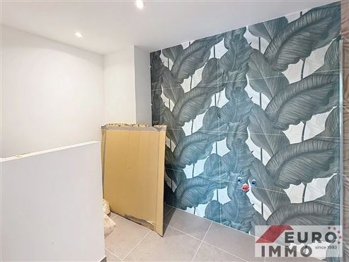 Ihr neuer Firmensitz in optimaler Lage in Eupen – flexible Halle & renovierte Büros, auch separat zu vermieten