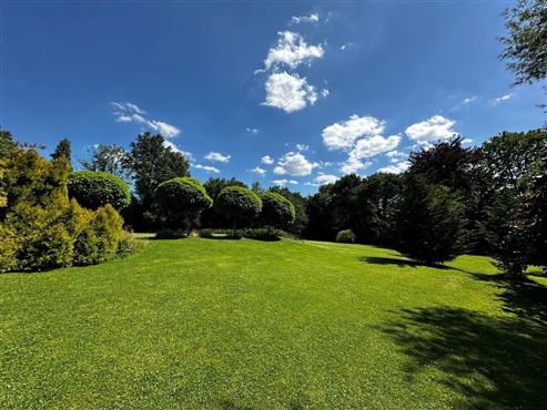 Repräsentative Luxusvilla für höchste Ansprüche – mit Außenpool, Sauna und ausbaubarer Dépendance in idyllischer Traumlage nahe Aachen