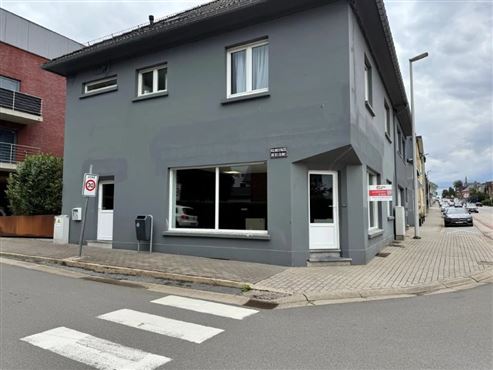 100% Aufmerksamkeit ! Büro oder Gewerbefläche an stark befahrener Straße mit maximaler Sichtbarkeit