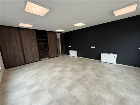 100% Aufmerksamkeit ! Büro oder Gewerbefläche an stark befahrener Straße mit maximaler Sichtbarkeit