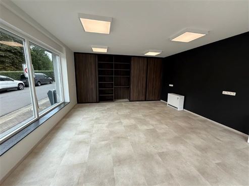 100% Aufmerksamkeit ! Büro oder Gewerbefläche an stark befahrener Straße mit maximaler Sichtbarkeit
