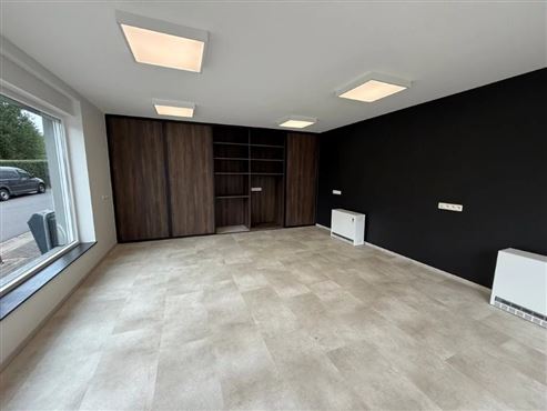 100% Aufmerksamkeit ! Büro oder Gewerbefläche an stark befahrener Straße mit maximaler Sichtbarkeit