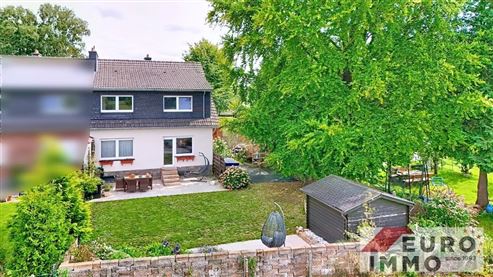 Wohlfühl-Doppelhaushälfte mit Fernblick, Familienkomfort und optimaler Anbindung