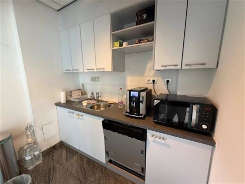 Moderne(s) Büro(s) mit Gemeinschaftsküche und Sanitär in der Industriezone Eupen – optionale Zusatzflächen und sofort verfügbar