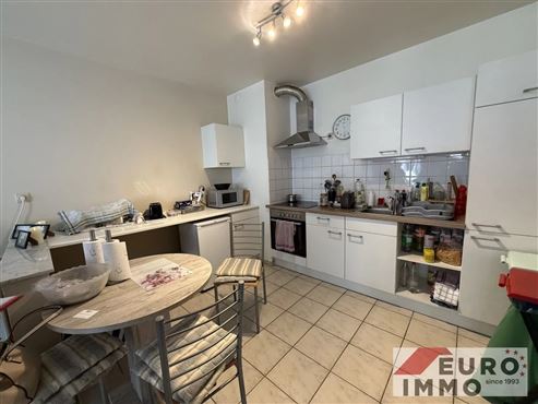 Ihre ideale Starterwohnung oder ein rentables Investment in Eupen: Charmante 1-Schlafzimmer-Wohnung mit Balkon und Tiefgaragenstellplatz –